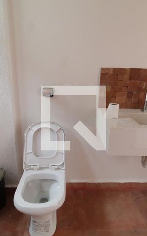Casa para alugar com 480m², 5 quartos e 4 vagasBanheiro Social 2