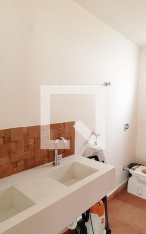 Casa para alugar com 480m², 5 quartos e 4 vagasBanheiro Social 1