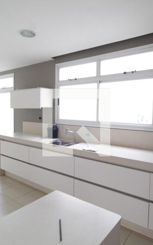 Casa para alugar com 480m², 5 quartos e 4 vagasCozinha