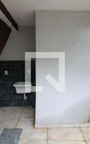Casa para alugar com 40m², 1 quarto e sem vagaÁrea de Serviço