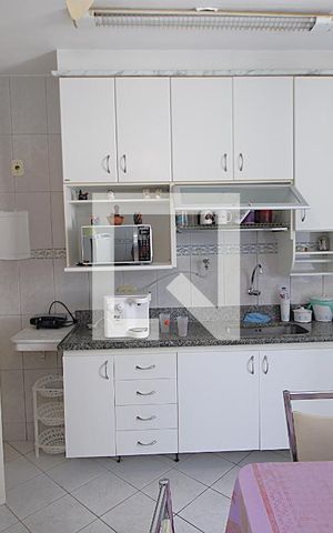 Apartamento à venda com 70m², 2 quartos e 1 vagaCozinha - Armários