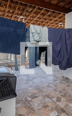 Casa à venda com 200m², 3 quartos e 2 vagas Casa à venda com 200m², 3 quartos e 2 vagasterraço com área de serviço