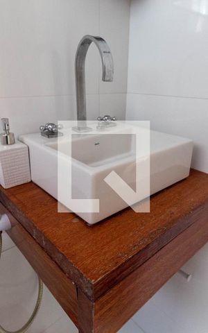 Casa para alugar com 180m², 3 quartos e 8 vagas Casa para alugar com 180m², 3 quartos e 8 vagasBanheiro da Suíte 1