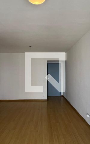 Apartamento à venda com 70m², 3 quartos e 1 vaga Apartamento à venda com 70m², 3 quartos e 1 vagaSala
