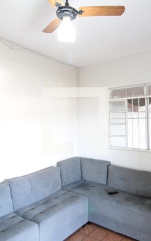 Casa à venda com 365m², 3 quartos e 2 vagasSala