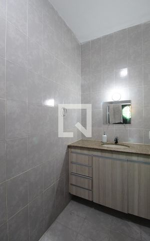 Casa à venda com 365m², 3 quartos e 2 vagasBanheiro da Suite