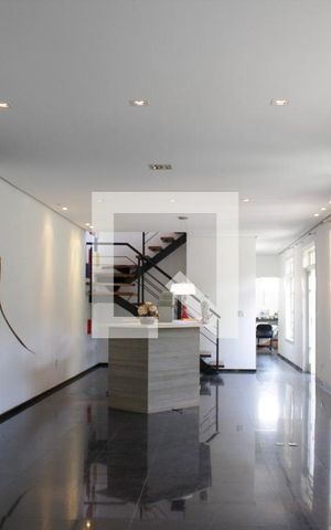 Casa para alugar com 438m², 3 quartos e 5 vagasSala