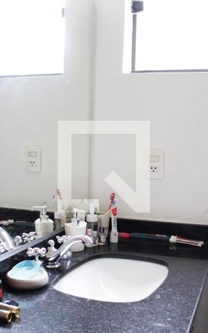 Casa para alugar com 438m², 3 quartos e 5 vagasBanheiro da Suíte 2