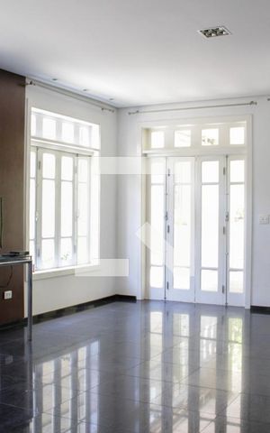 Casa para alugar com 438m², 3 quartos e 5 vagasSala