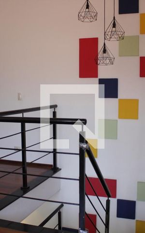 Casa para alugar com 438m², 3 quartos e 5 vagasEscada