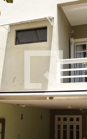 Casa para alugar com 438m², 3 quartos e 5 vagasFachada