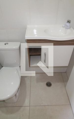Casa à venda com 130m², 2 quartos e 2 vagasBanheiro 