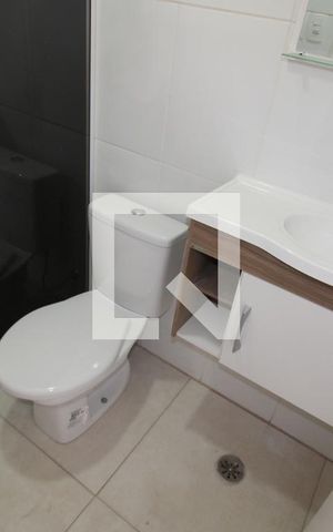 Casa à venda com 130m², 2 quartos e 2 vagasBanheiro 