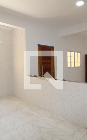 Casa à venda com 130m², 2 quartos e 2 vagasSala / Cozinha