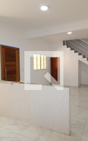 Casa à venda com 130m², 2 quartos e 2 vagasSala / Cozinha