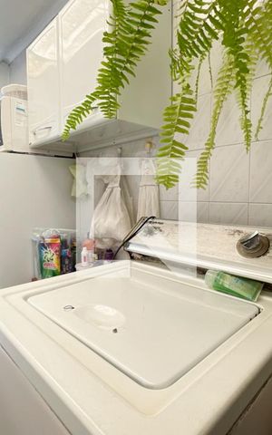 Casa à venda com 300m², 3 quartos e 4 vagas Casa à venda com 300m², 3 quartos e 4 vagasÁrea de Serviço
