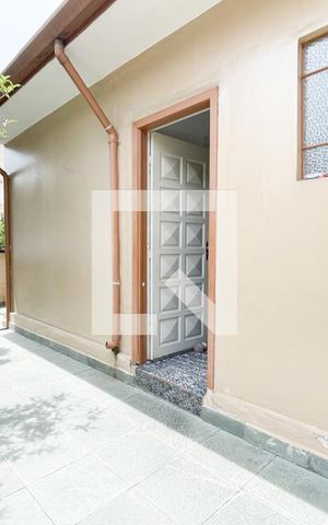 Casa à venda com 300m², 3 quartos e 4 vagas Casa à venda com 300m², 3 quartos e 4 vagasVaranda