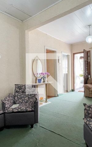 Casa à venda com 300m², 3 quartos e 4 vagas Casa à venda com 300m², 3 quartos e 4 vagasSala