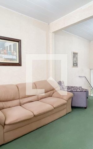 Casa à venda com 300m², 3 quartos e 4 vagas Casa à venda com 300m², 3 quartos e 4 vagasSala
