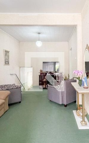 Casa à venda com 300m², 3 quartos e 4 vagas Casa à venda com 300m², 3 quartos e 4 vagasSala