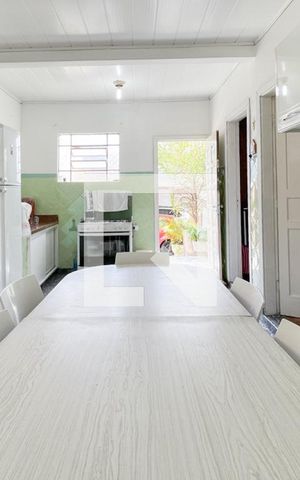 Casa à venda com 300m², 3 quartos e 4 vagas Casa à venda com 300m², 3 quartos e 4 vagasCozinha