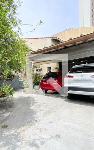 Casa à venda com 300m², 3 quartos e 4 vagas Casa à venda com 300m², 3 quartos e 4 vagasGaragem