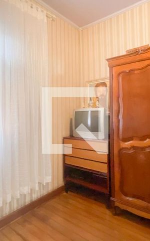 Casa à venda com 300m², 3 quartos e 4 vagas Casa à venda com 300m², 3 quartos e 4 vagasQuarto 2