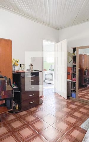 Casa à venda com 300m², 3 quartos e 4 vagas Casa à venda com 300m², 3 quartos e 4 vagasQuarto 3