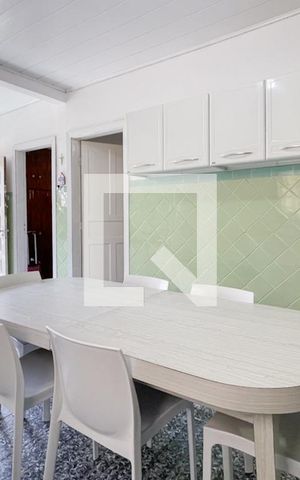 Casa à venda com 300m², 3 quartos e 4 vagas Casa à venda com 300m², 3 quartos e 4 vagasCozinha