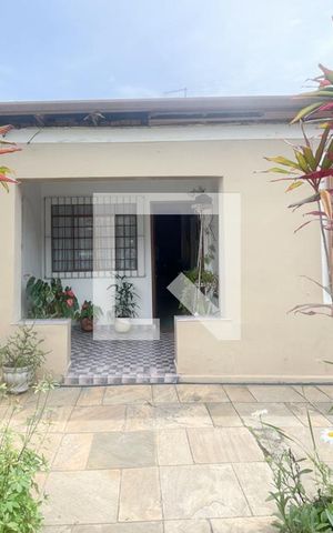 Casa à venda com 300m², 3 quartos e 4 vagas Casa à venda com 300m², 3 quartos e 4 vagasQuintal