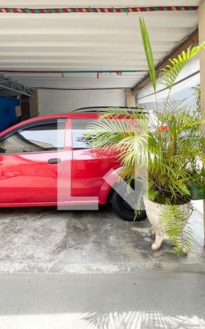 Casa à venda com 300m², 3 quartos e 4 vagas Casa à venda com 300m², 3 quartos e 4 vagasGaragem