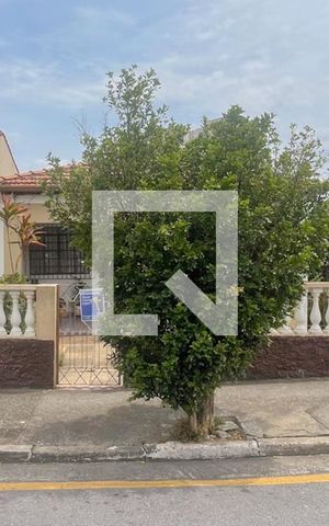 Casa à venda com 300m², 3 quartos e 4 vagas Casa à venda com 300m², 3 quartos e 4 vagasFachada