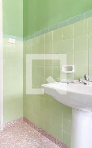 Casa à venda com 300m², 3 quartos e 4 vagas Casa à venda com 300m², 3 quartos e 4 vagasBanheiro Social