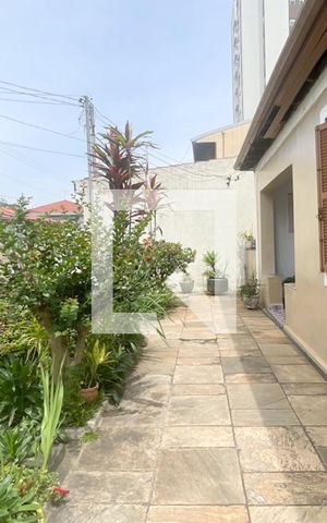 Casa à venda com 300m², 3 quartos e 4 vagas Casa à venda com 300m², 3 quartos e 4 vagasQuintal