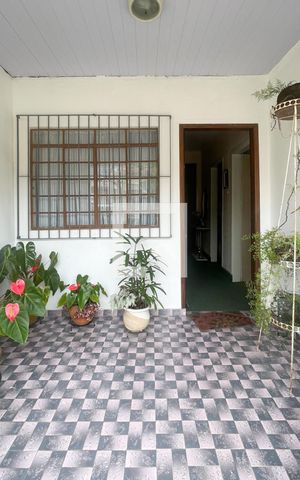 Casa à venda com 300m², 3 quartos e 4 vagas Casa à venda com 300m², 3 quartos e 4 vagasEntrada