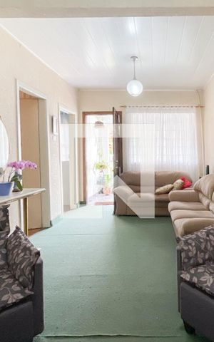 Casa à venda com 300m², 3 quartos e 4 vagas Casa à venda com 300m², 3 quartos e 4 vagasSala