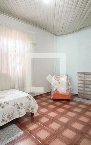 Casa à venda com 300m², 3 quartos e 4 vagas Casa à venda com 300m², 3 quartos e 4 vagasQuarto 3