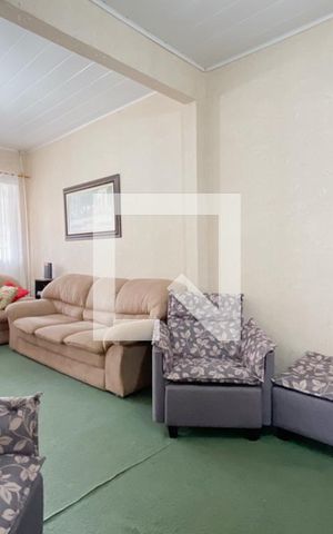 Casa à venda com 300m², 3 quartos e 4 vagas Casa à venda com 300m², 3 quartos e 4 vagasSala