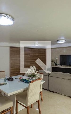 Casa para alugar com 400m², 3 quartos e 8 vagasSala