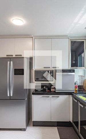 Casa para alugar com 400m², 3 quartos e 8 vagasCozinha