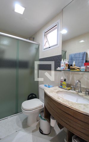 Apartamento à venda com 175m², 3 quartos e 3 vagasBanheiro da Suíte 1