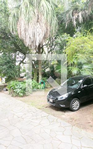 Casa à venda com 528m², 3 quartos e 8 vagas Casa à venda com 528m², 3 quartos e 8 vagasFrente da casa