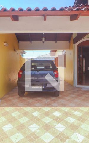Casa à venda com 490m², 4 quartos e 2 vagas Casa à venda com 490m², 4 quartos e 2 vagasGaragem