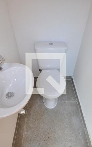 Casa à venda com 119m², 3 quartos e 2 vagasBanheiro de serviço