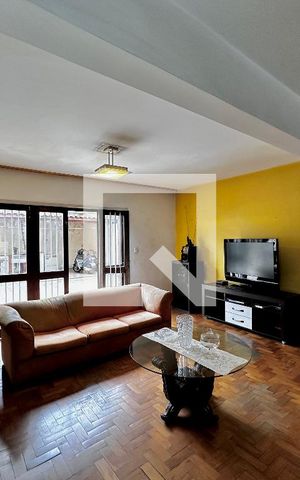 Casa à venda com 189m², 3 quartos e 4 vagas Casa à venda com 189m², 3 quartos e 4 vagasSala