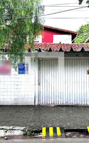 Casa à venda com 189m², 3 quartos e 4 vagas Casa à venda com 189m², 3 quartos e 4 vagasFachada/Placa