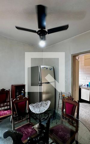 Casa à venda com 189m², 3 quartos e 4 vagas Casa à venda com 189m², 3 quartos e 4 vagasSala