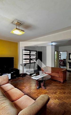 Casa à venda com 189m², 3 quartos e 4 vagas Casa à venda com 189m², 3 quartos e 4 vagasSala