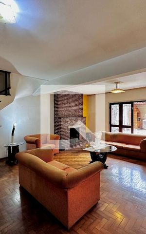 Casa à venda com 189m², 3 quartos e 4 vagas Casa à venda com 189m², 3 quartos e 4 vagasSala