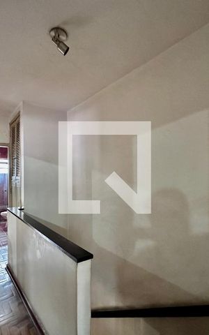 Casa à venda com 189m², 3 quartos e 4 vagas Casa à venda com 189m², 3 quartos e 4 vagasCorredor Quartos